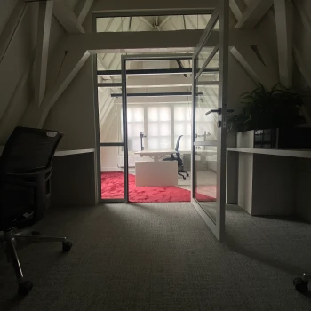 Verstelbare vergadertafels