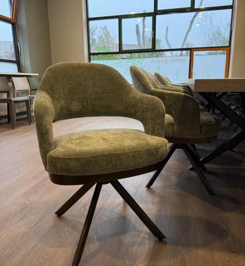 <strong>Designstoelen met detail<strong>