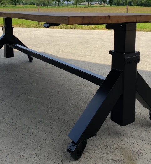 <strong>Vergadertafel op wielen<strong>