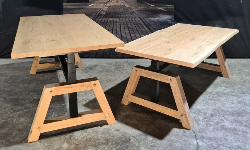 Vintable OAK-frame zit-sta tafel
