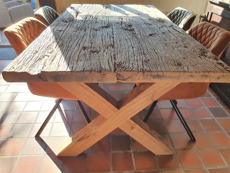Eikenhouten tafel X-poot