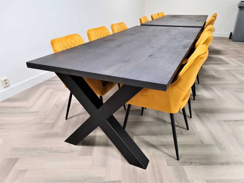 Eikenhouten tafel X-poot